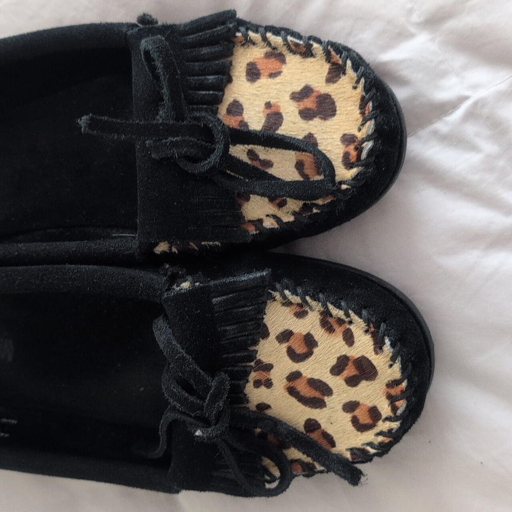 Minnetonka Black and Leopard Flats